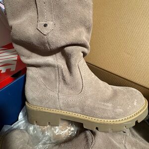 White Mountain Taupe Suede Boots